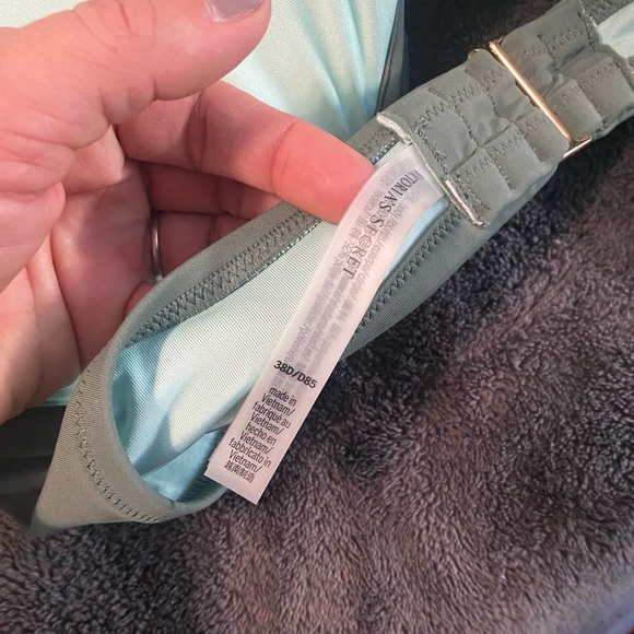 Capri Ruffle Halter Top - Picture 8 of 8